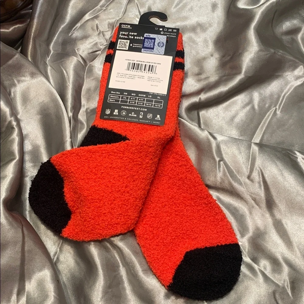 🌹For Bare Feet • Official University Georgia Unisex Red & Black Cozy Socks NWT